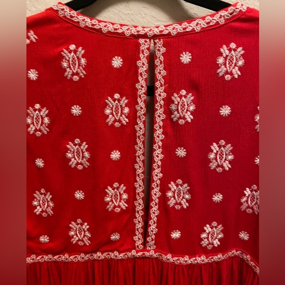 Vici Red & White Roses & More Embroidered Blouse Size Small New With Tag - Picture 10 of 12